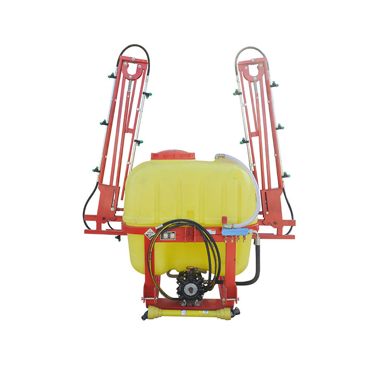 Pulverizador agrícola montado em trator